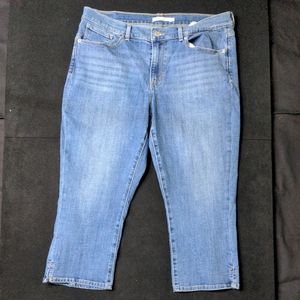 Levi's Classic Capri Women's Size 14 Waist 32
